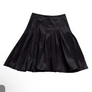 Tadashi Shoji Black taffeta A-Line skirt with pleated detail size 2